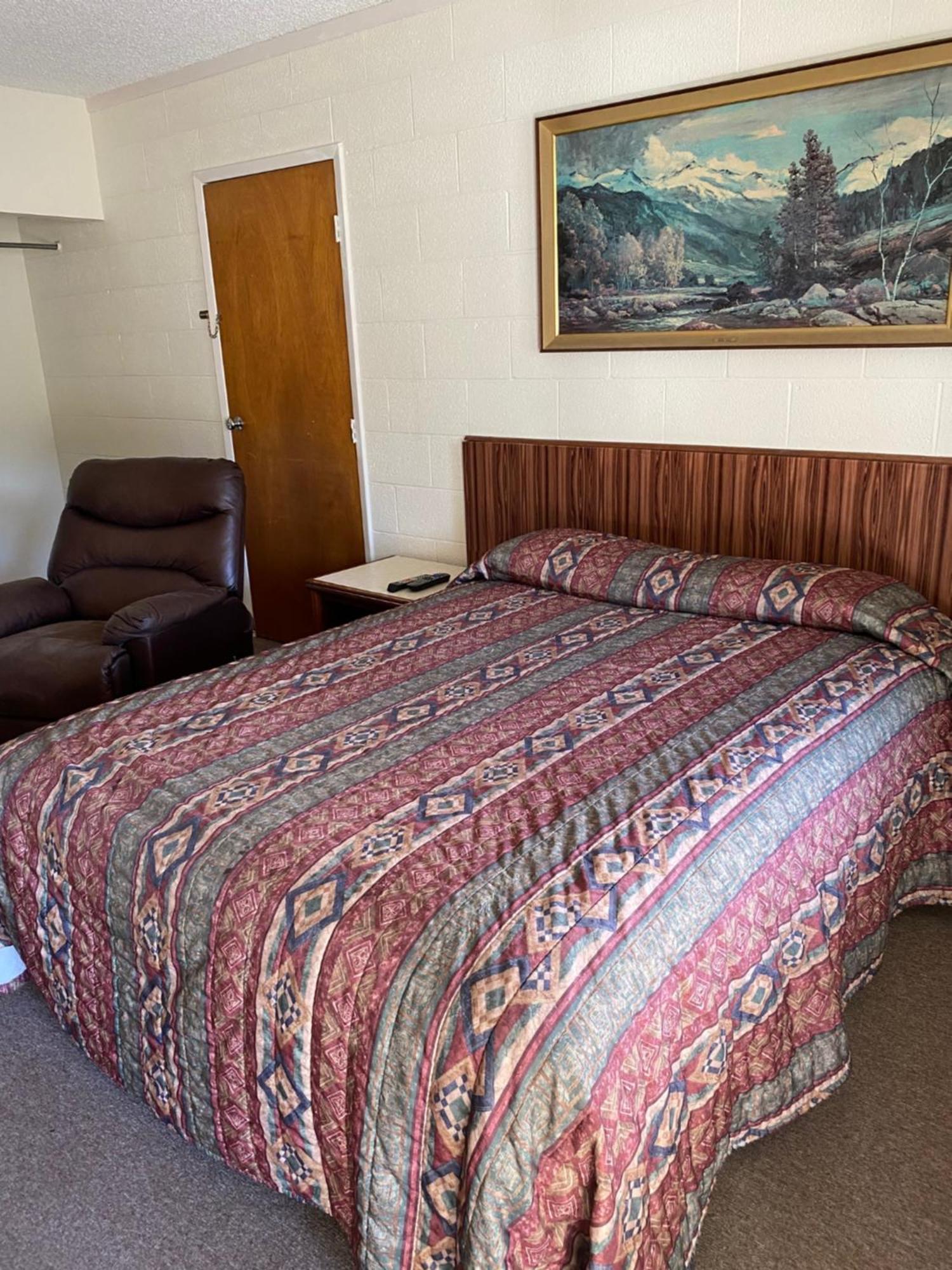 Forest Lodge Motel ハッピー・キャンプ エクステリア 写真