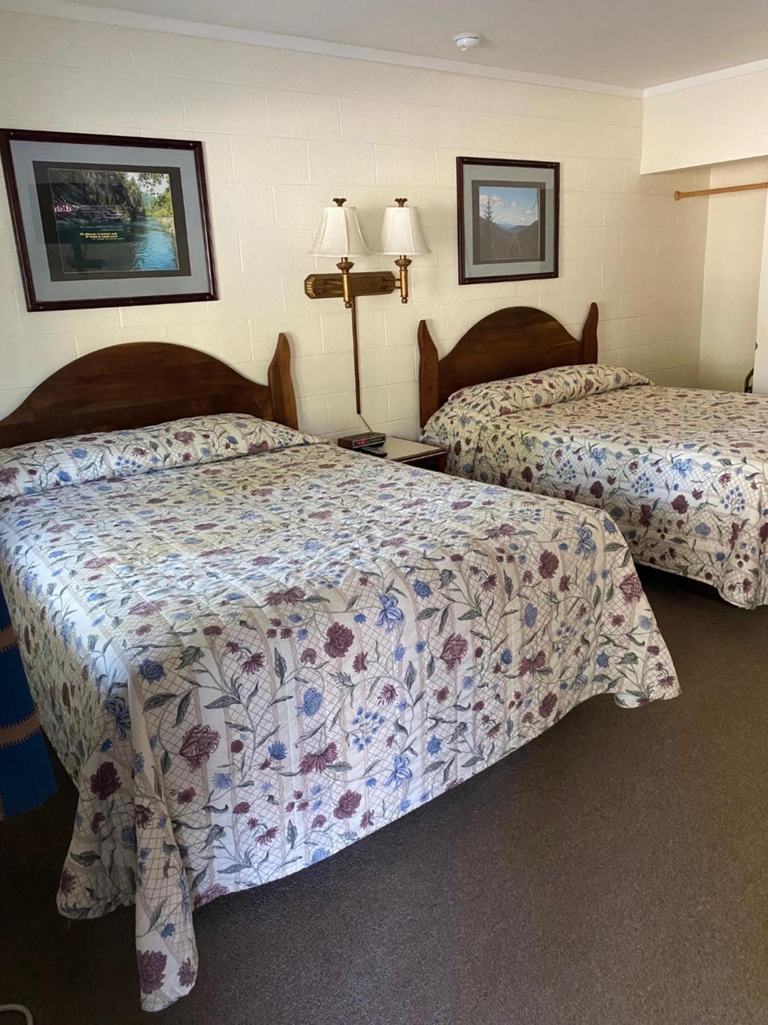 Forest Lodge Motel ハッピー・キャンプ エクステリア 写真